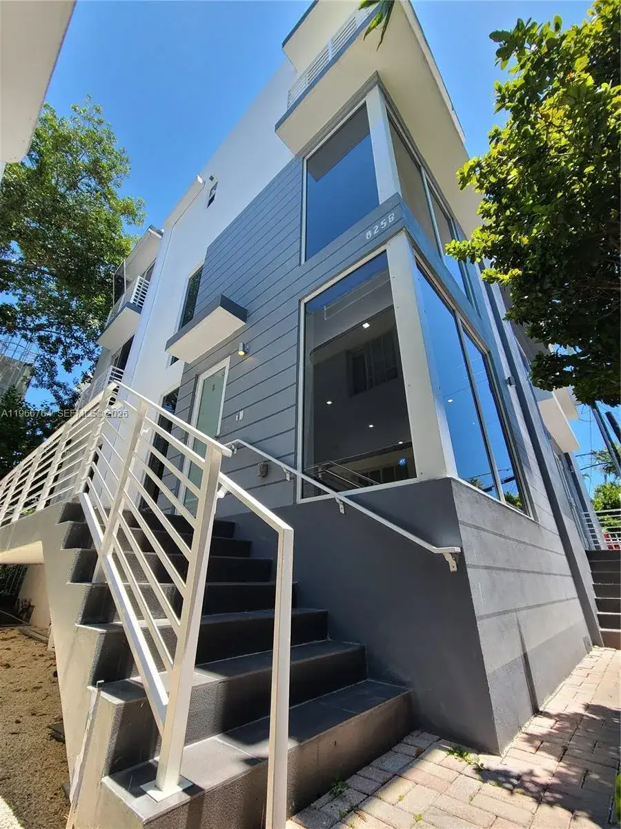 3 bedroom 3 bath Residential Lease for rent at 825 Michigan Ave # 7, Miami Beach FL 33139