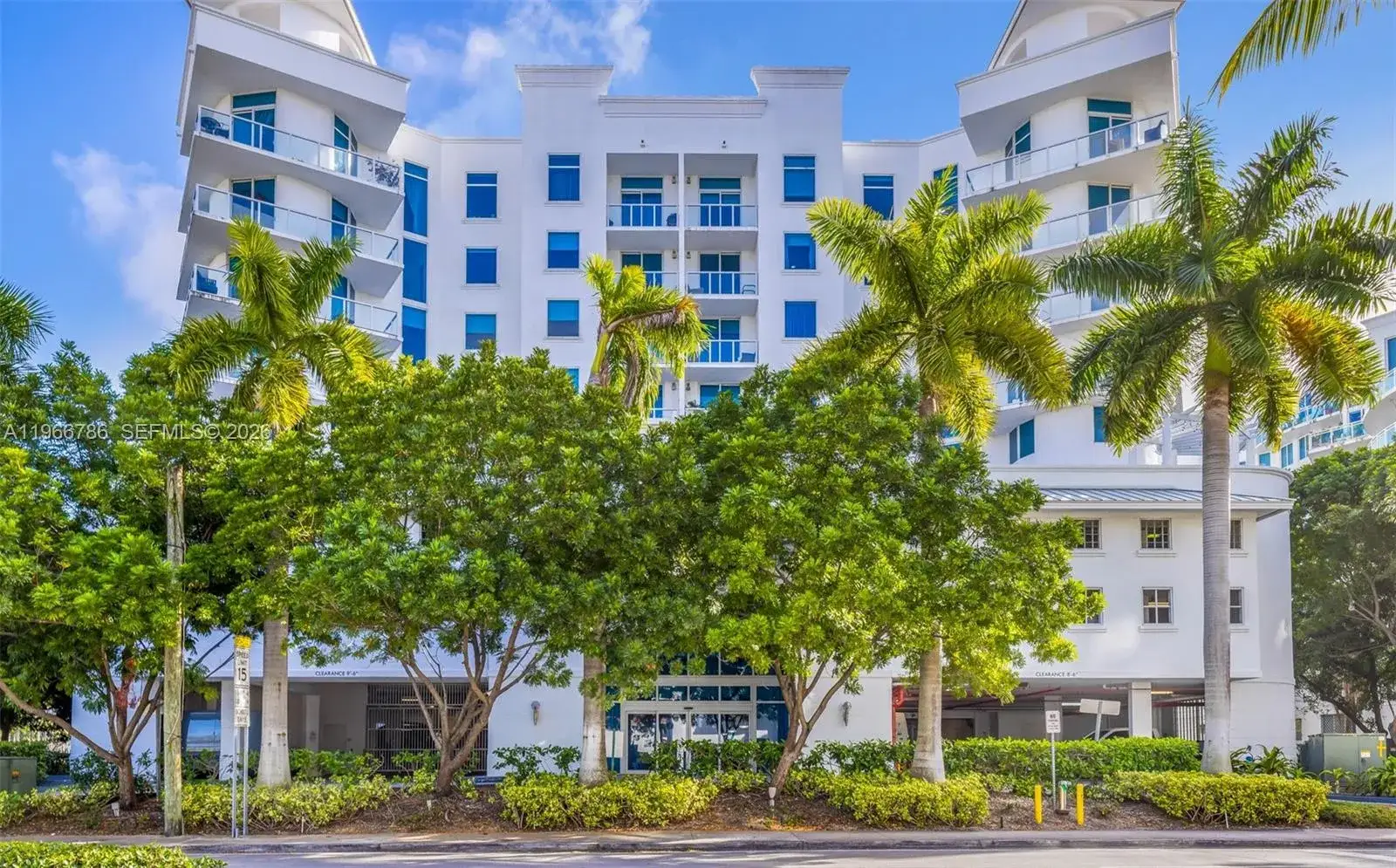 3 bedroom 2 bath Residential for sale at 3030 NE 188th St # 602, Aventura FL 33180