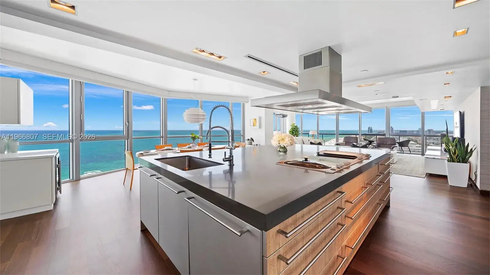 3 bedroom 3 bath Residential for sale at 101 20th St # 3909, Miami Beach FL 33139