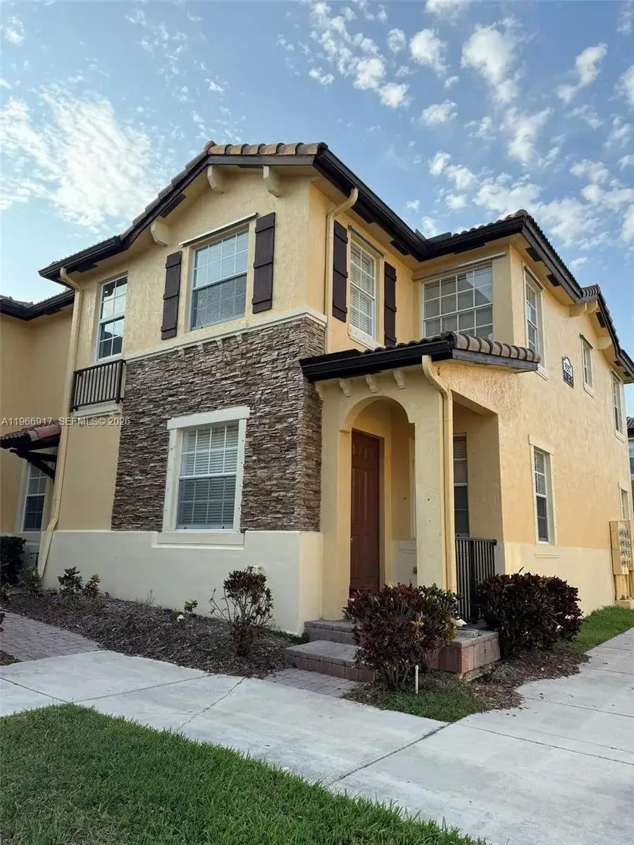 3 bedroom 2 bath Residential for sale at 9257 SW 227th St # 11, Cutler Bay FL 33190