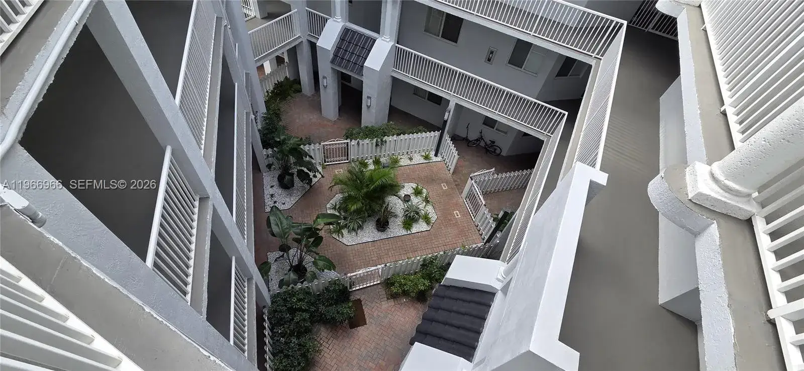 3 bedroom 2 bath Residential for sale at 10700 NW 66th St # 414, Doral FL 33178
