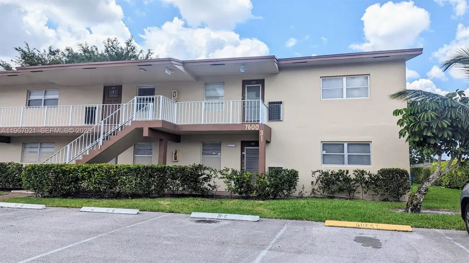 2 bedroom 2 bath Residential for sale at 7600 NW 5th Pl # 108, Margate FL 33063