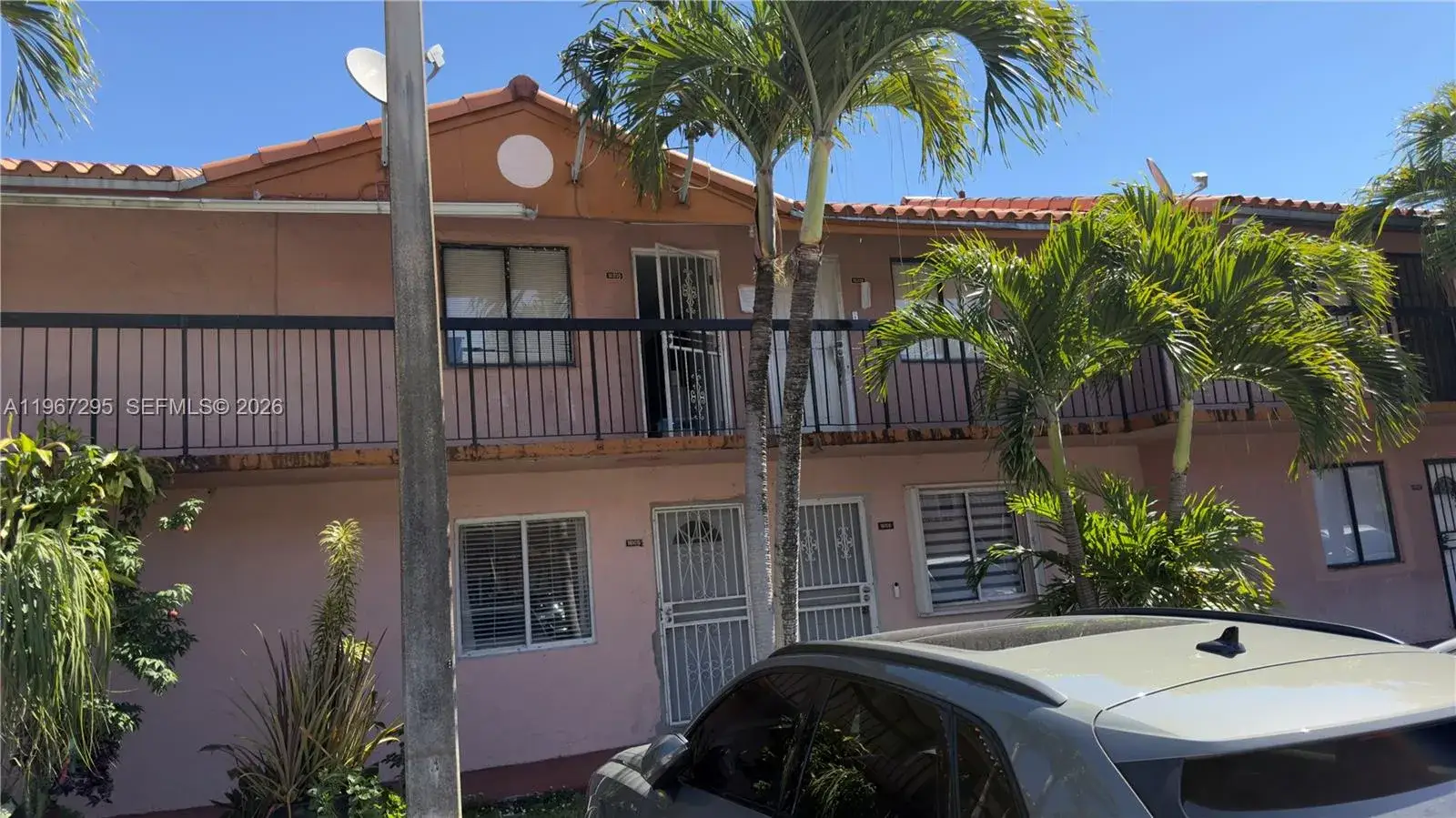 1 bedroom 1 bath Residential for sale at 2170 W 60th St # 16205, Hialeah FL 33016