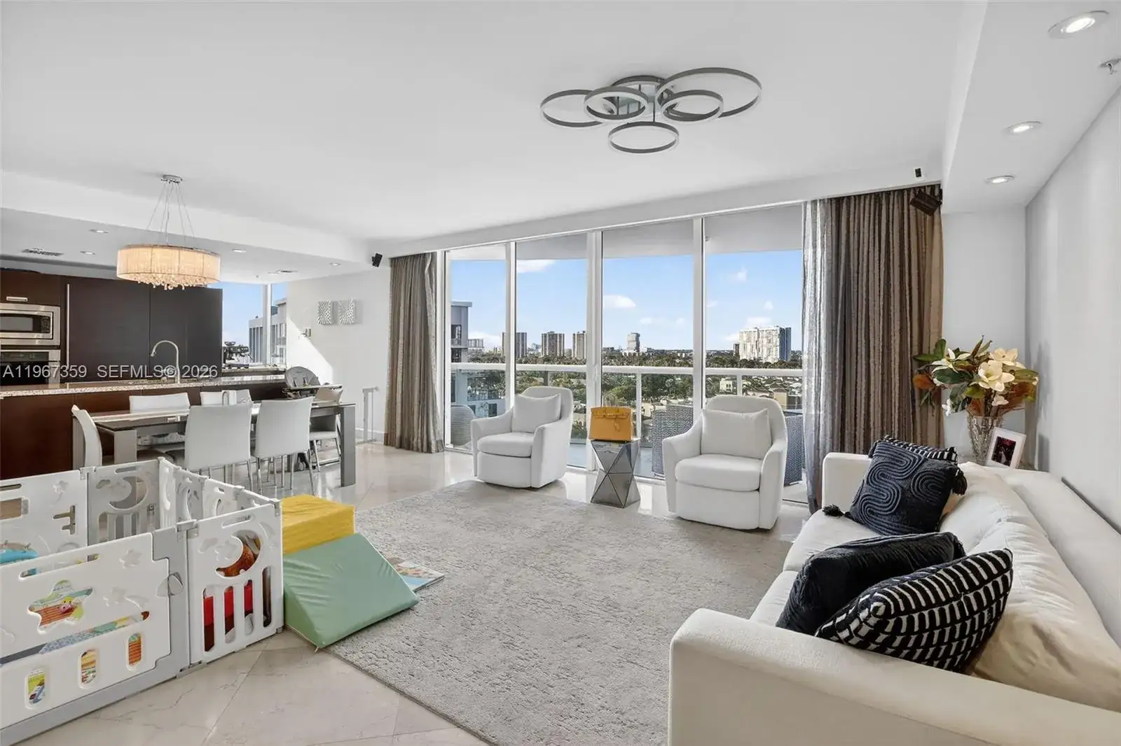 3 bedroom 3 bath Residential for sale at 19400 Turnberry Way # 1012, Aventura FL 33180