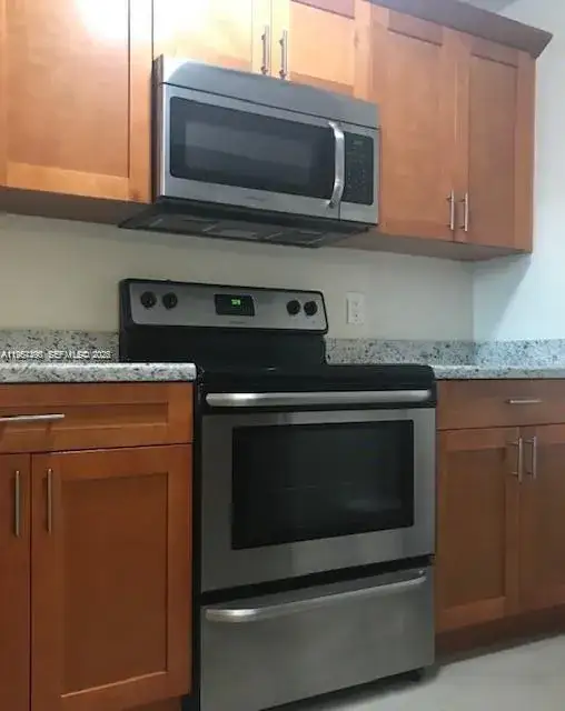 2 bedroom 2 bath Residential for sale at 10018 NW 4th St # 203, Pembroke Pines FL 33024