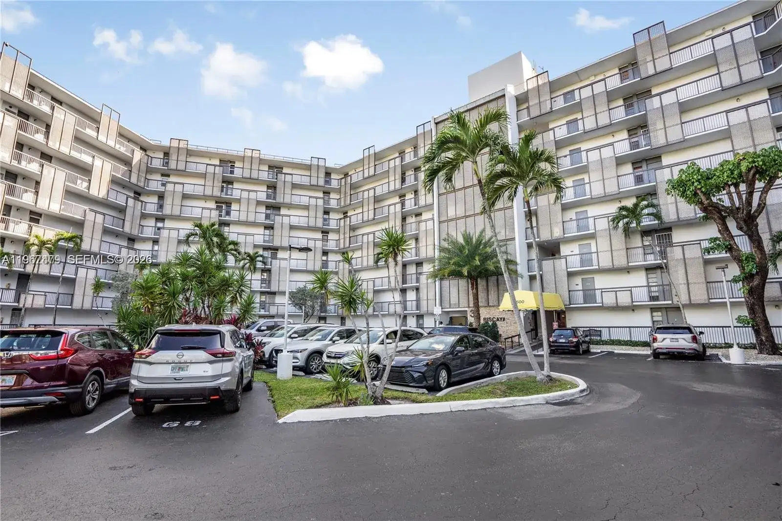 2 bedroom 2 bath Residential for sale at 20500 W Country Club Dr # 607, Aventura FL 33180