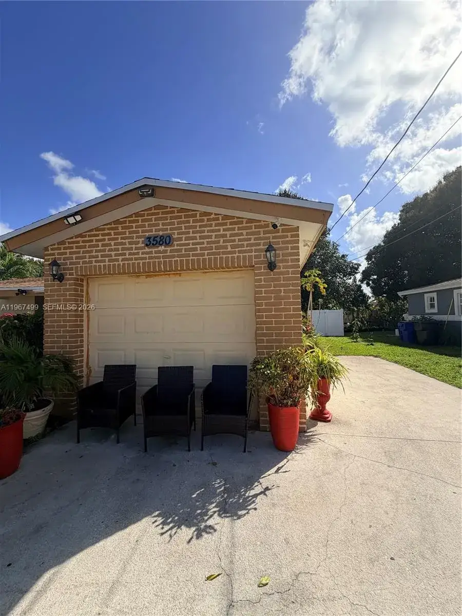 3580 NW 32nd Ct, Lauderdale Lakes FL 33309
