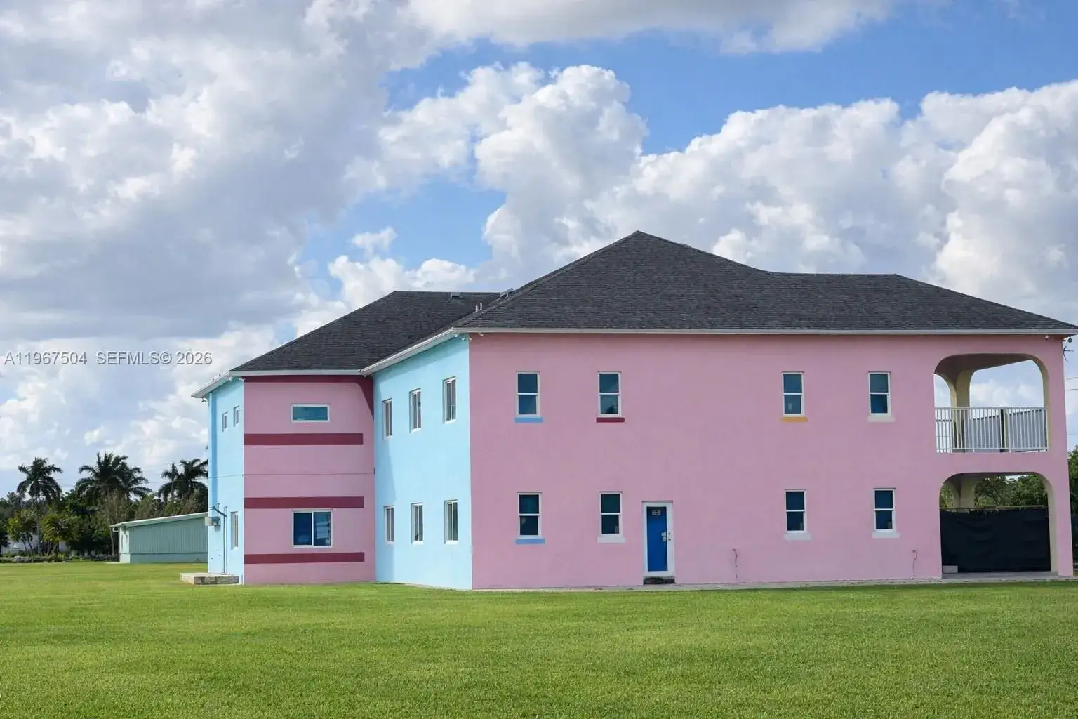 7 bedroom 4 bath Residential for sale at 17240 SW 272nd St, Homestead FL 33031