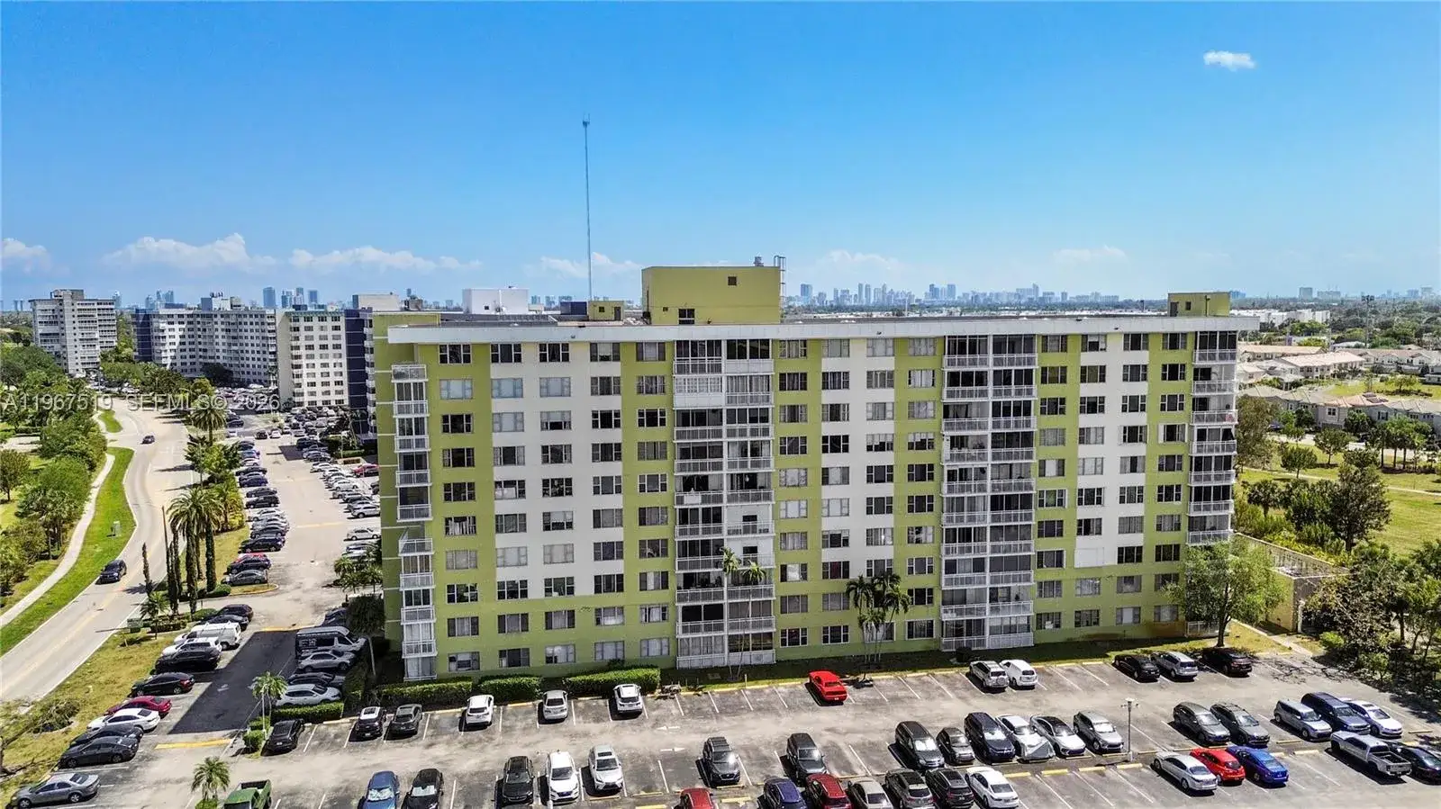 2 bedroom 2 bath Residential for sale at 4400 Hillcrest Dr # 720C, Hollywood FL 33021