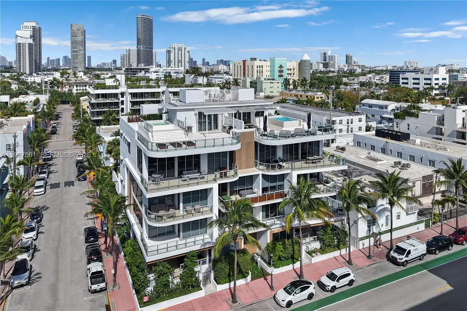 2 bedroom 2 bath Residential for sale at 304 Ocean Dr # 102, Miami Beach FL 33139