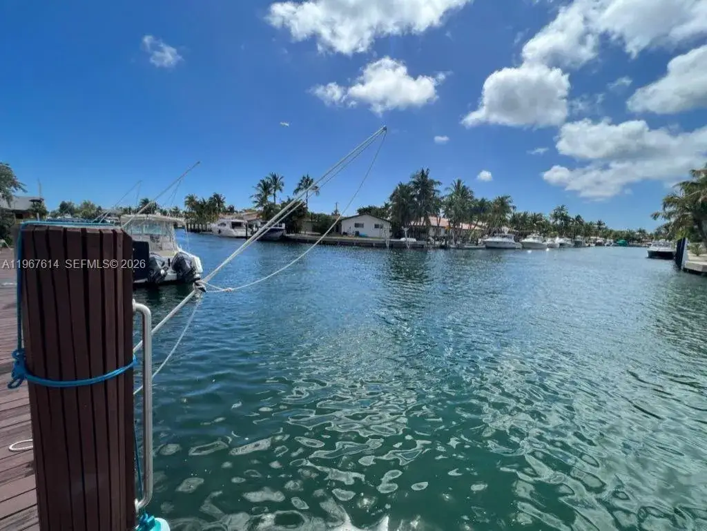1 bedroom 1 bath Residential for sale at 2430 NE 135th St # 105, North Miami FL 33181