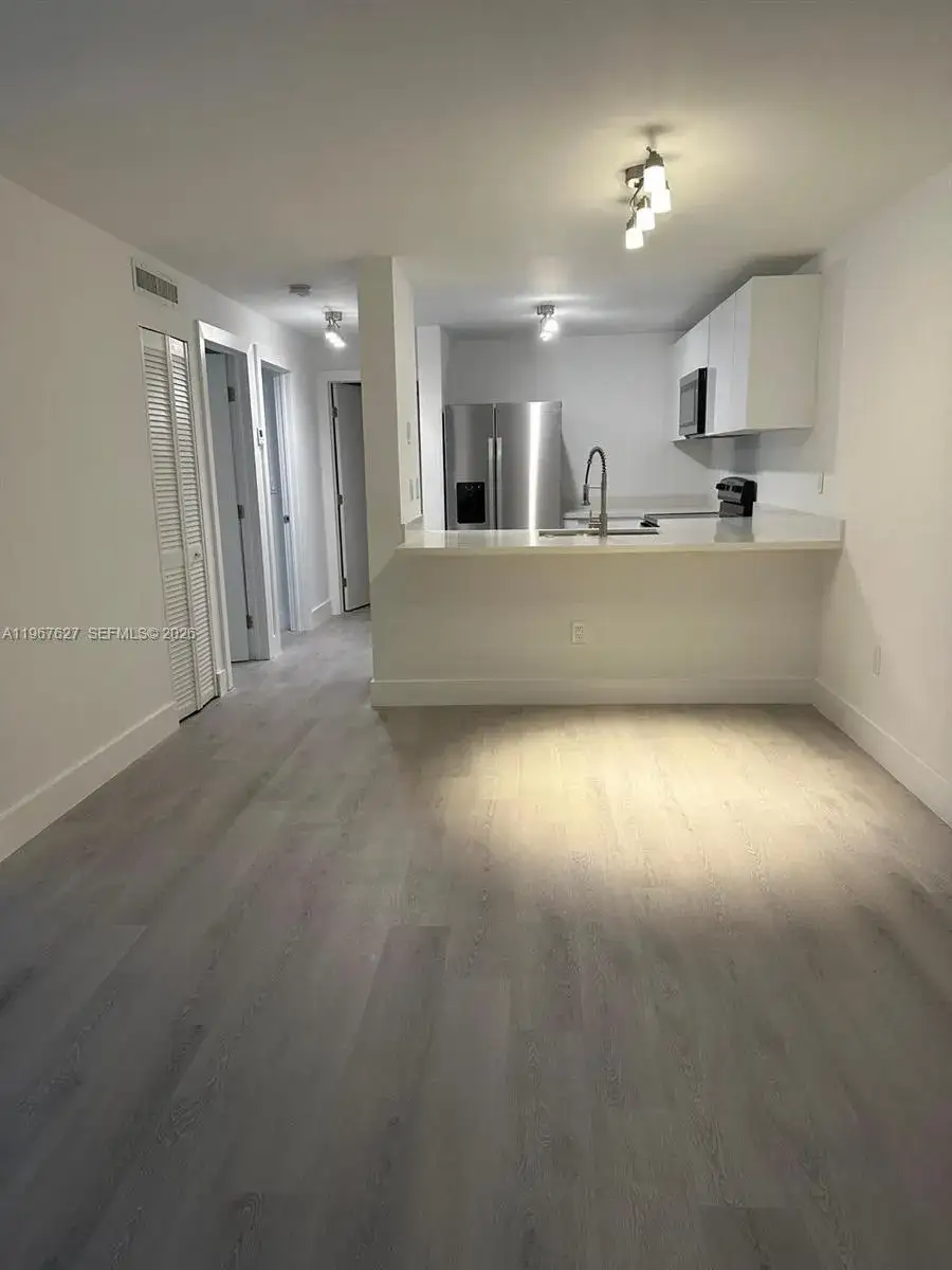 2 bedroom 1 bath Residential Lease for rent at 210 SW 11th St # 510, Miami FL 33130