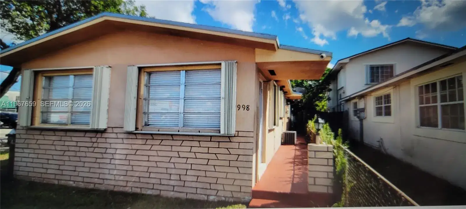 2 bedroom 1 bath Residential Lease for rent at 998 E 29th St, Hialeah FL 33013