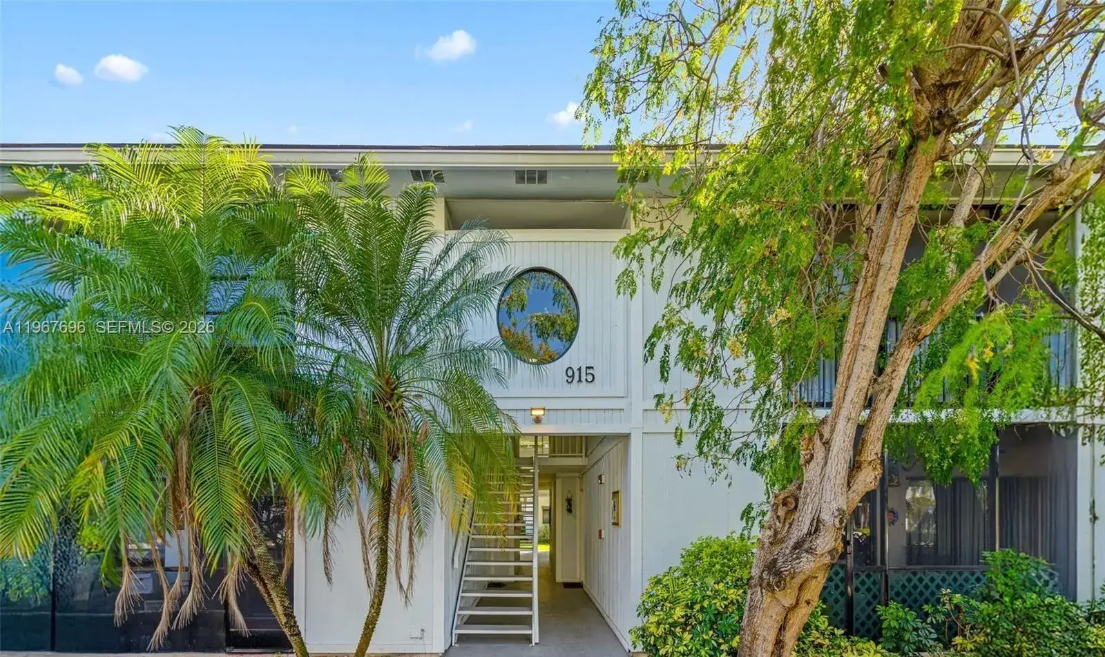 1 bedroom 1 bath Residential for sale at 915 NE 199th St # 15, Miami FL 33179