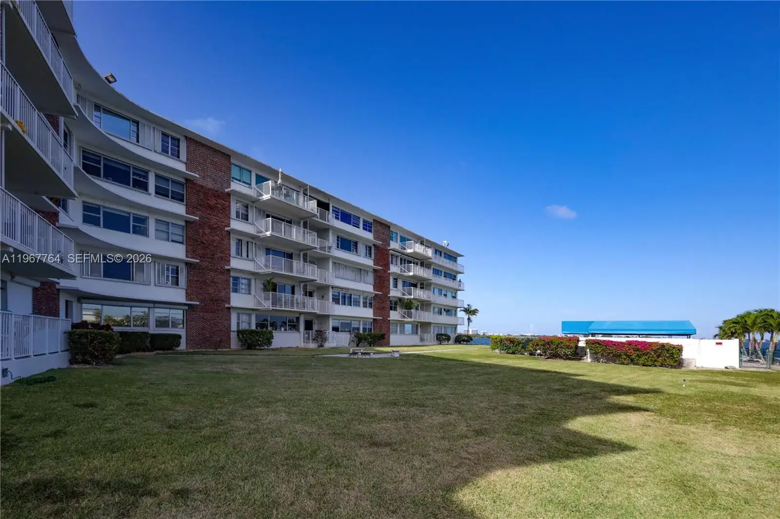 2 bedroom 2 bath Residential for sale at 1700 NE 105th St # 512, Miami Shores FL 33138
