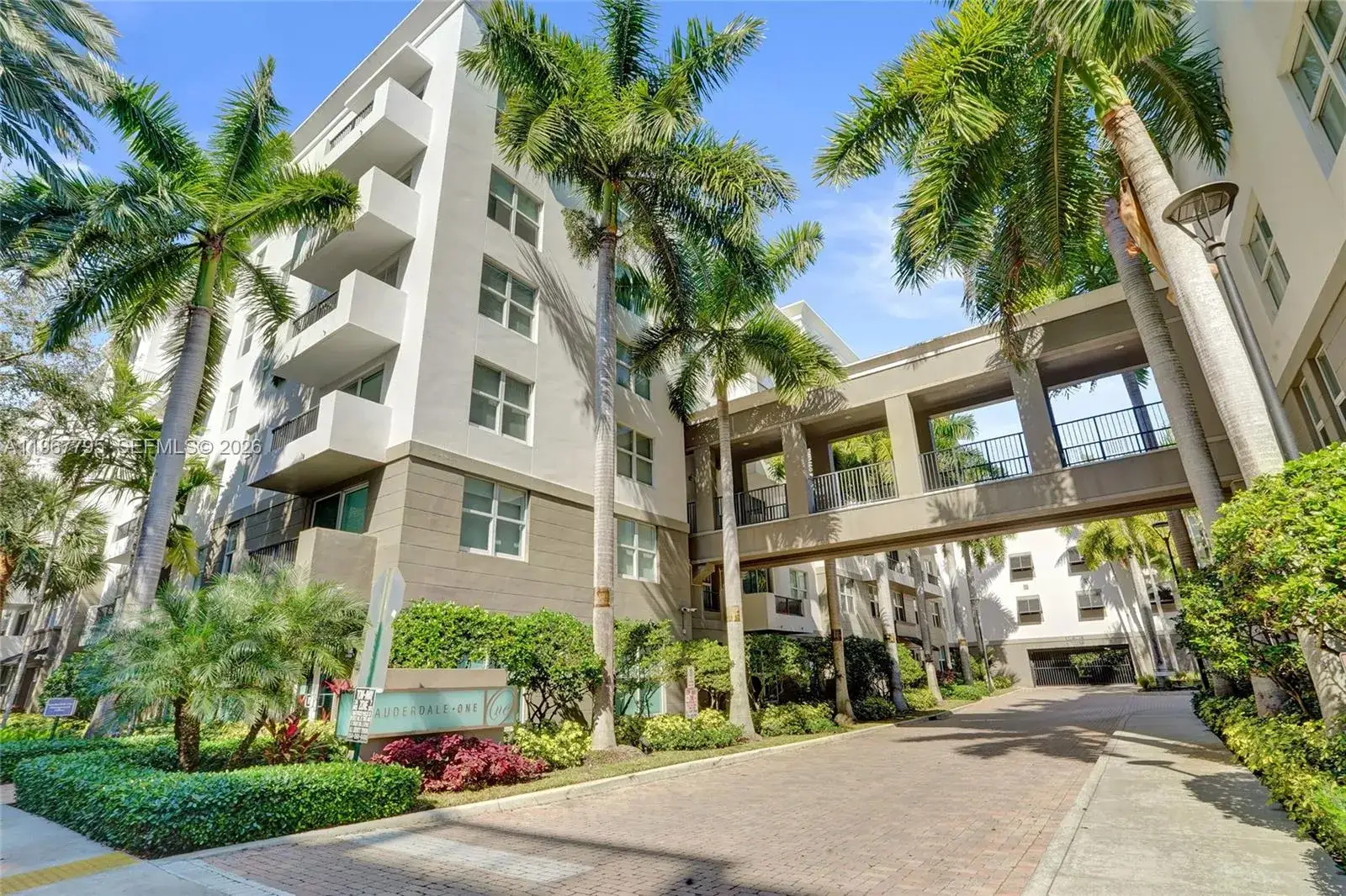 2 bedroom 2 bath Residential for sale at 2421 NE 65th St # 202, Fort Lauderdale FL 33308