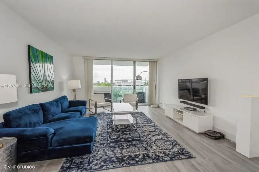 1 bedroom 1 bath Residential Lease for rent at 1200 West Ave # 508, Miami Beach FL 33139