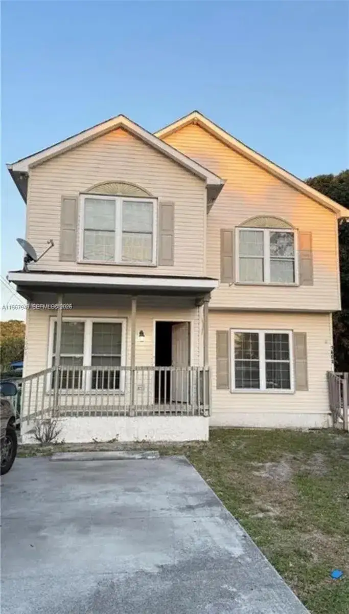 Residential Income for sale at 1604 SW 44th Ave, Fort Lauderdale FL 33317