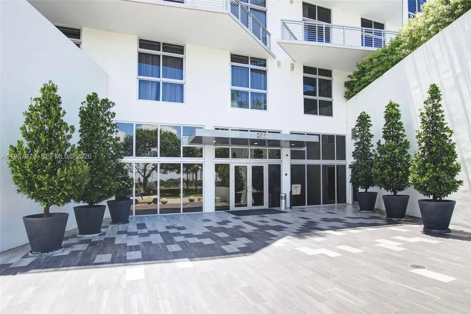 2 bedroom 2 bath Residential for sale at 2001 Meridian Ave # 107, Miami Beach FL 33139