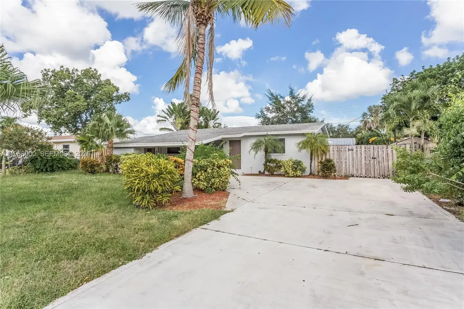 3 bedroom 2 bath Residential Lease for rent at 848 Arlington Dr, West Palm Beach FL 33415