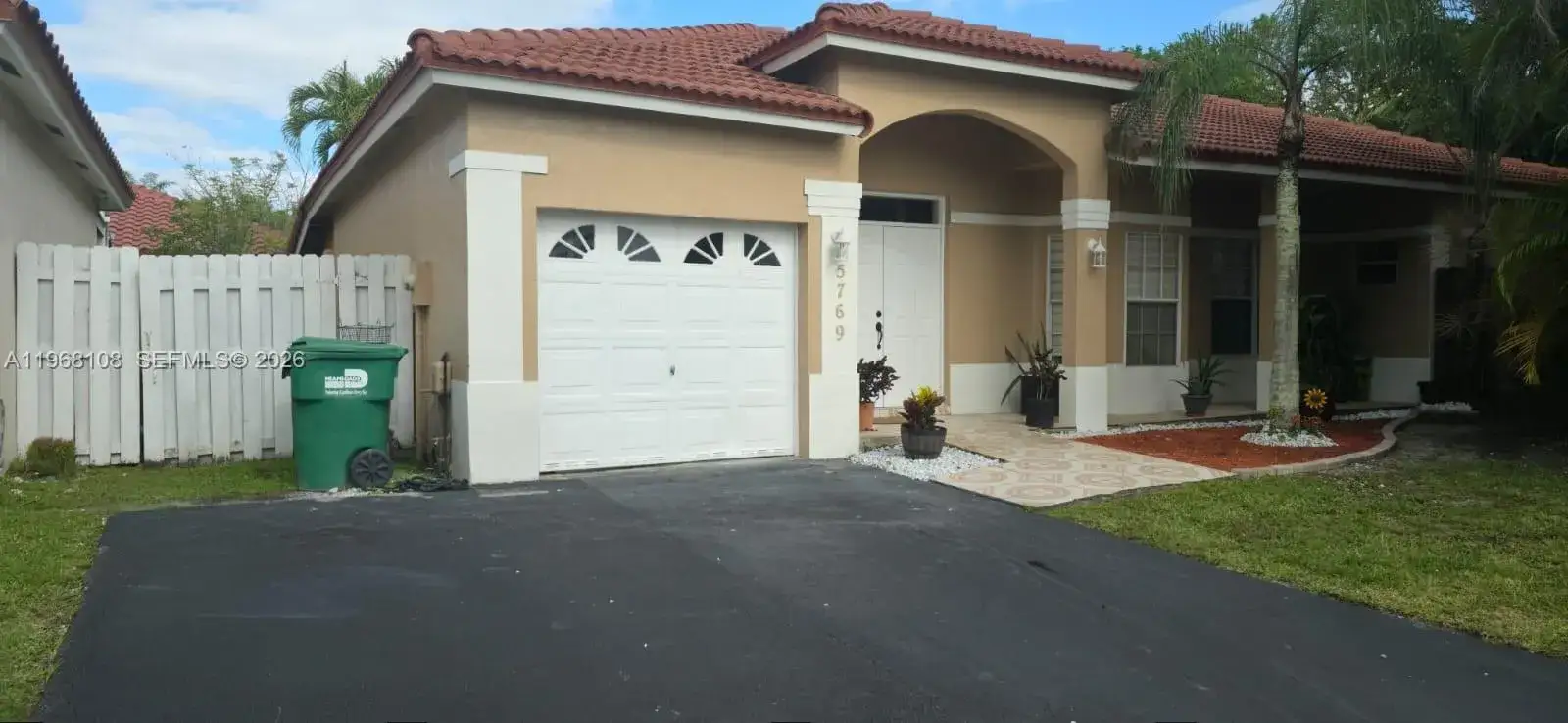 3 bedroom 2 bath Residential for sale at 5769 NW 99th Ave, Doral FL 33178