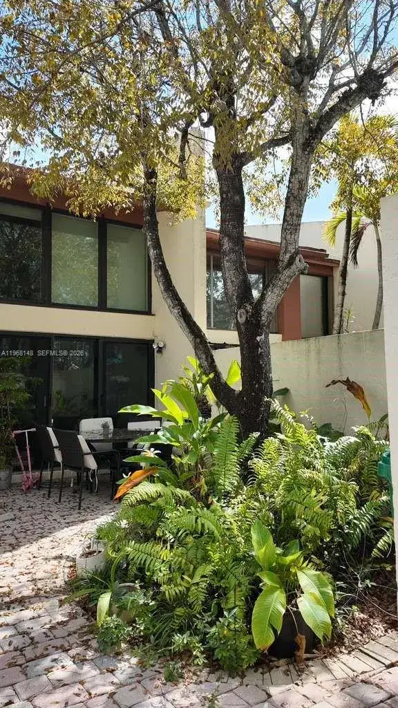 3 bedroom 2 bath Residential for sale at 7825 SW 103rd Pl, Miami FL 33173