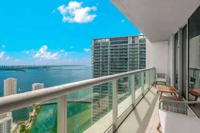 3 bedroom 2 bath Residential Lease for rent at 465 Brickell Ave # 5101, Miami FL 33131