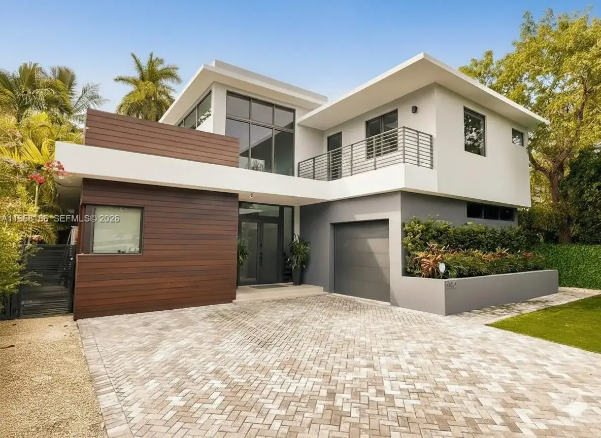 4 bedroom 4 bath Residential Lease for rent at 2550 Overbrook St # 0, Miami FL 33133