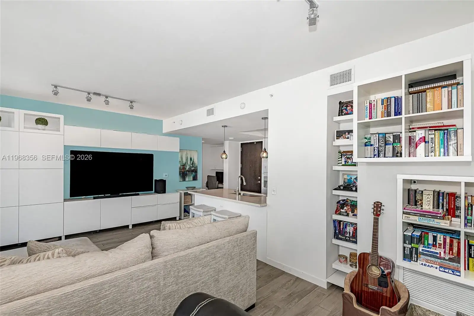 1 bedroom 1 bath Residential for sale at 999 SW 1st Ave # 3215, Miami FL 33130