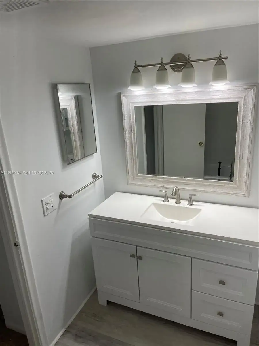 1 bedroom 1 bath Residential for sale at 2251 NW 48th Ter # 215, Lauderhill FL 33313