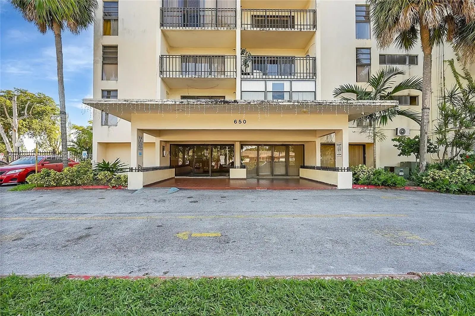 2 bedroom 1 bath Residential for sale at 650 NE 149th St # 406A, Miami FL 33161