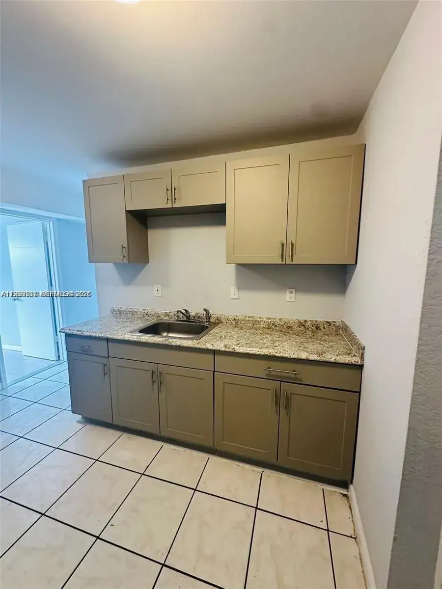 Residential Income for sale at 5 NE 16th Ct, Fort Lauderdale FL 33305