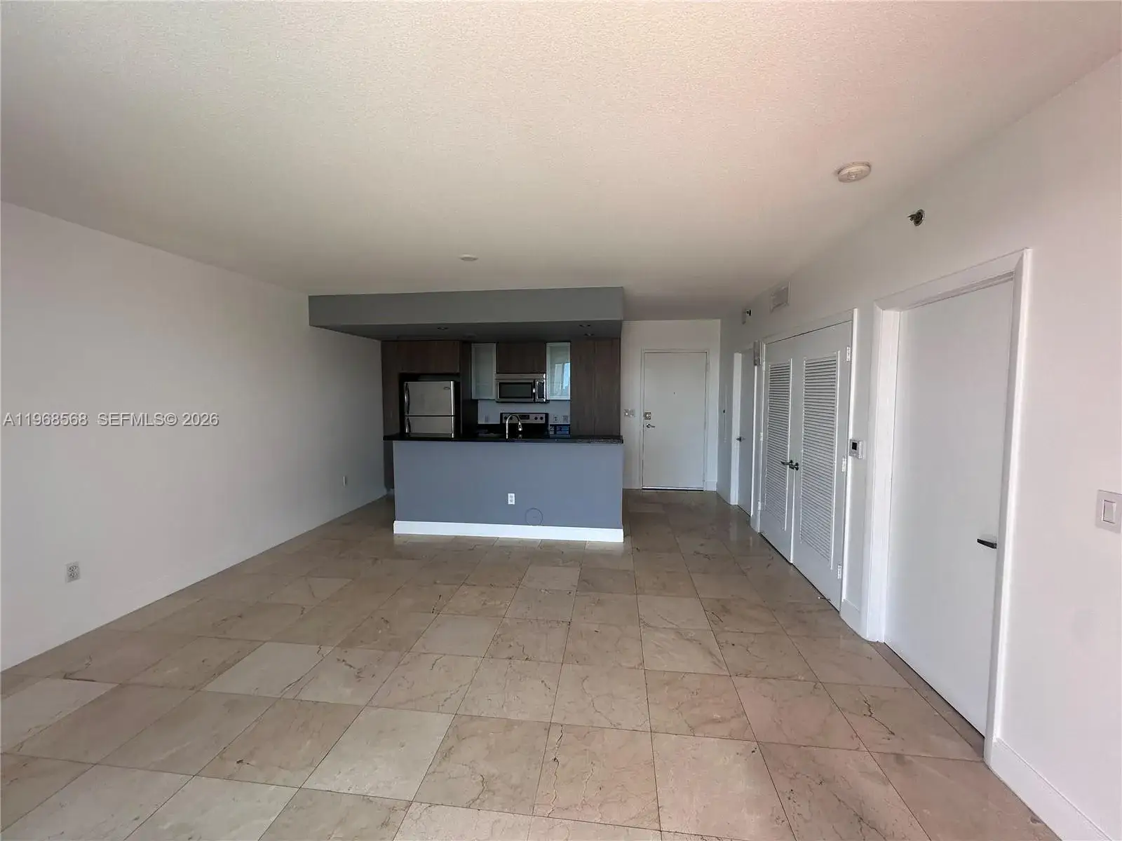 1 bedroom 1 bath Residential Lease for rent at 1401 SW 22nd St # 903, Miami FL 33145