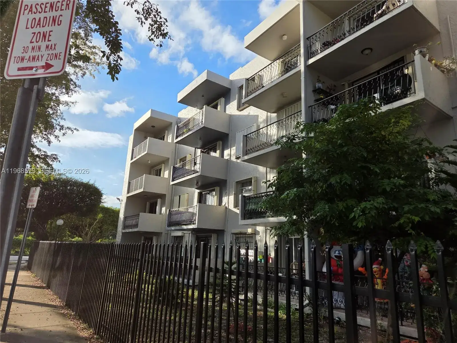 1 bedroom 1 bath Residential Lease for rent at 3181 SW 13th St # 304, Miami FL 33145