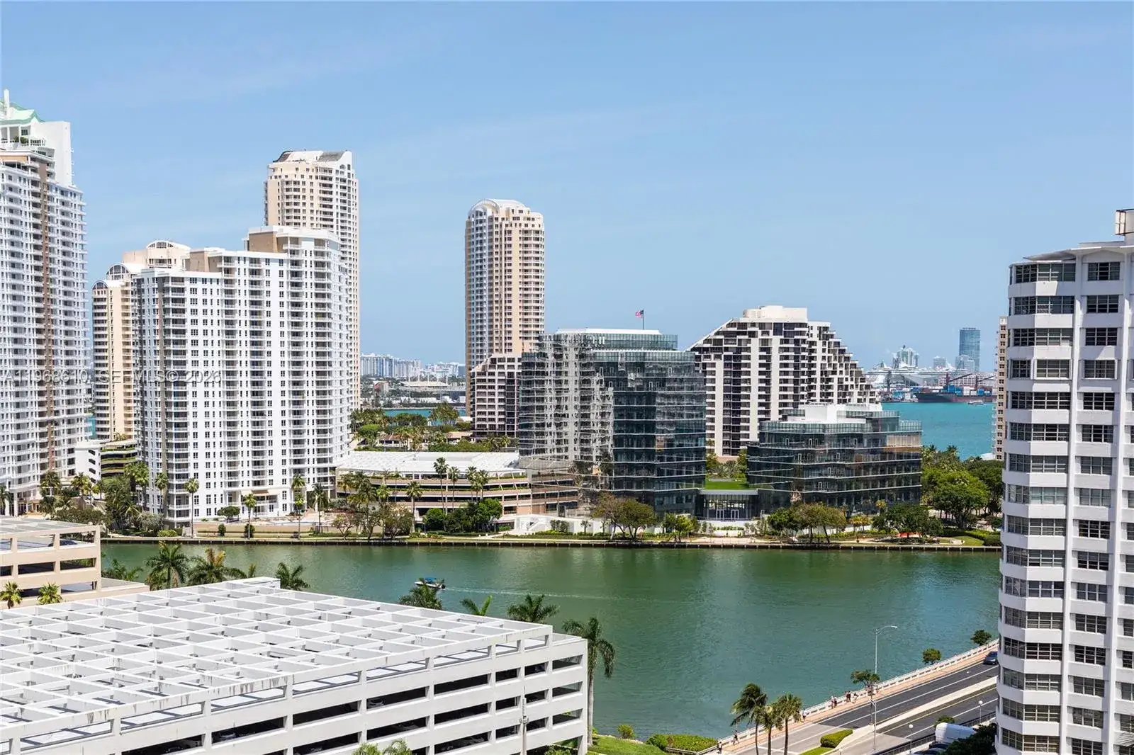 2 bedroom 2 bath Residential Lease for rent at 950 Brickell Bay Dr # 1504, Miami FL 33131