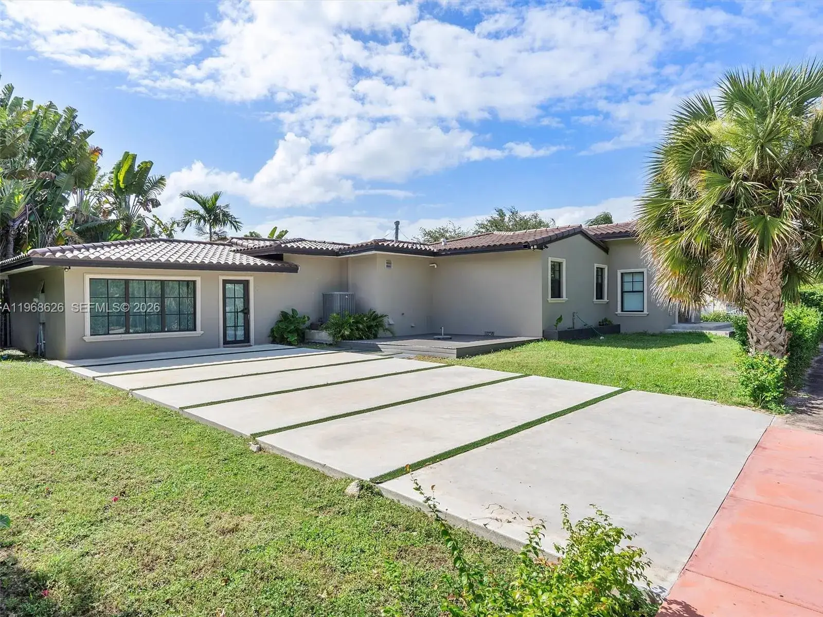 3 bedroom 3 bath Residential Lease for rent at 1500 Biarritz Dr # 1, Miami Beach FL 33141
