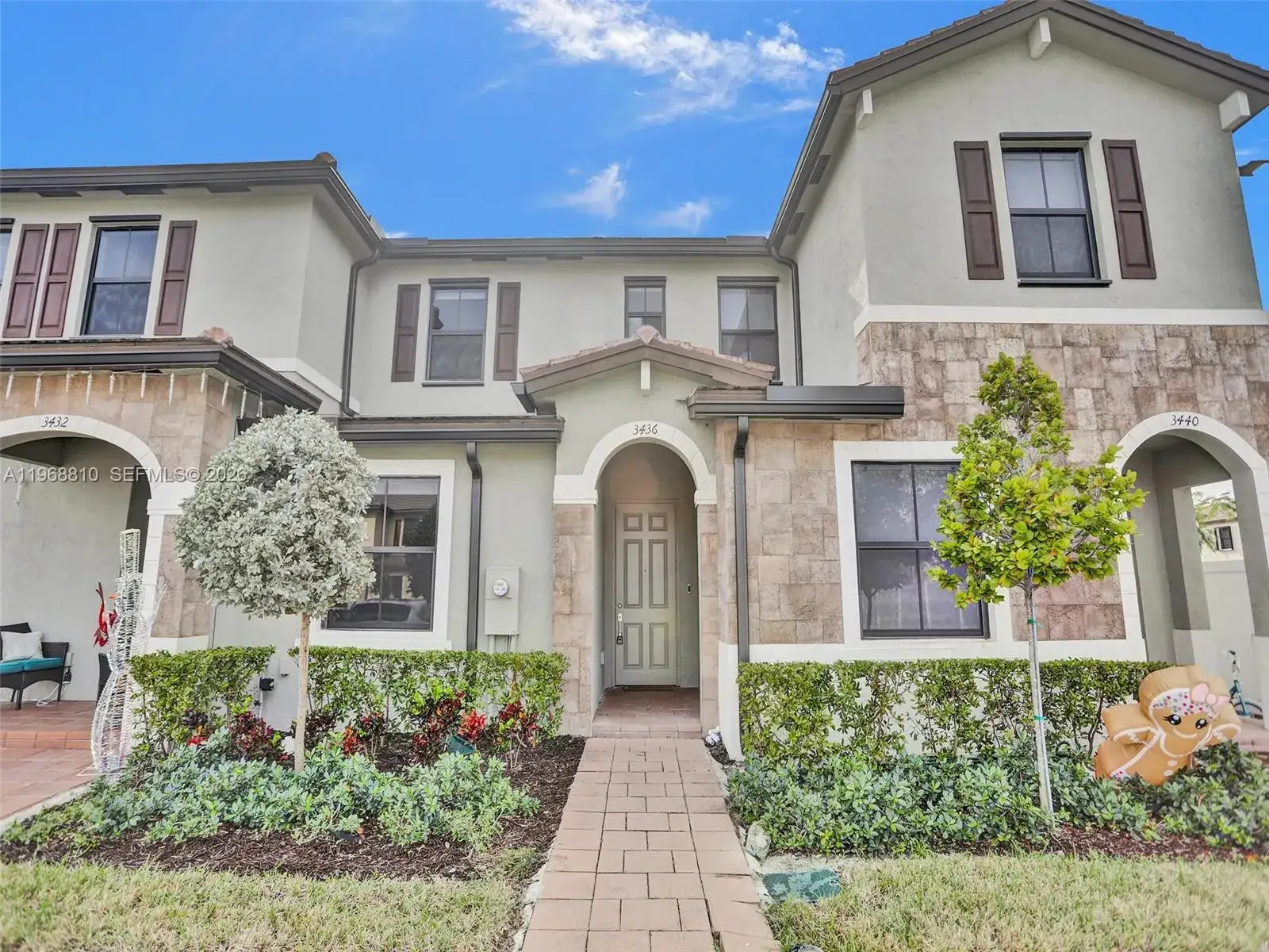3 bedroom 3 bath Residential for sale at 3436 W 111th Pl, Hialeah FL 33018