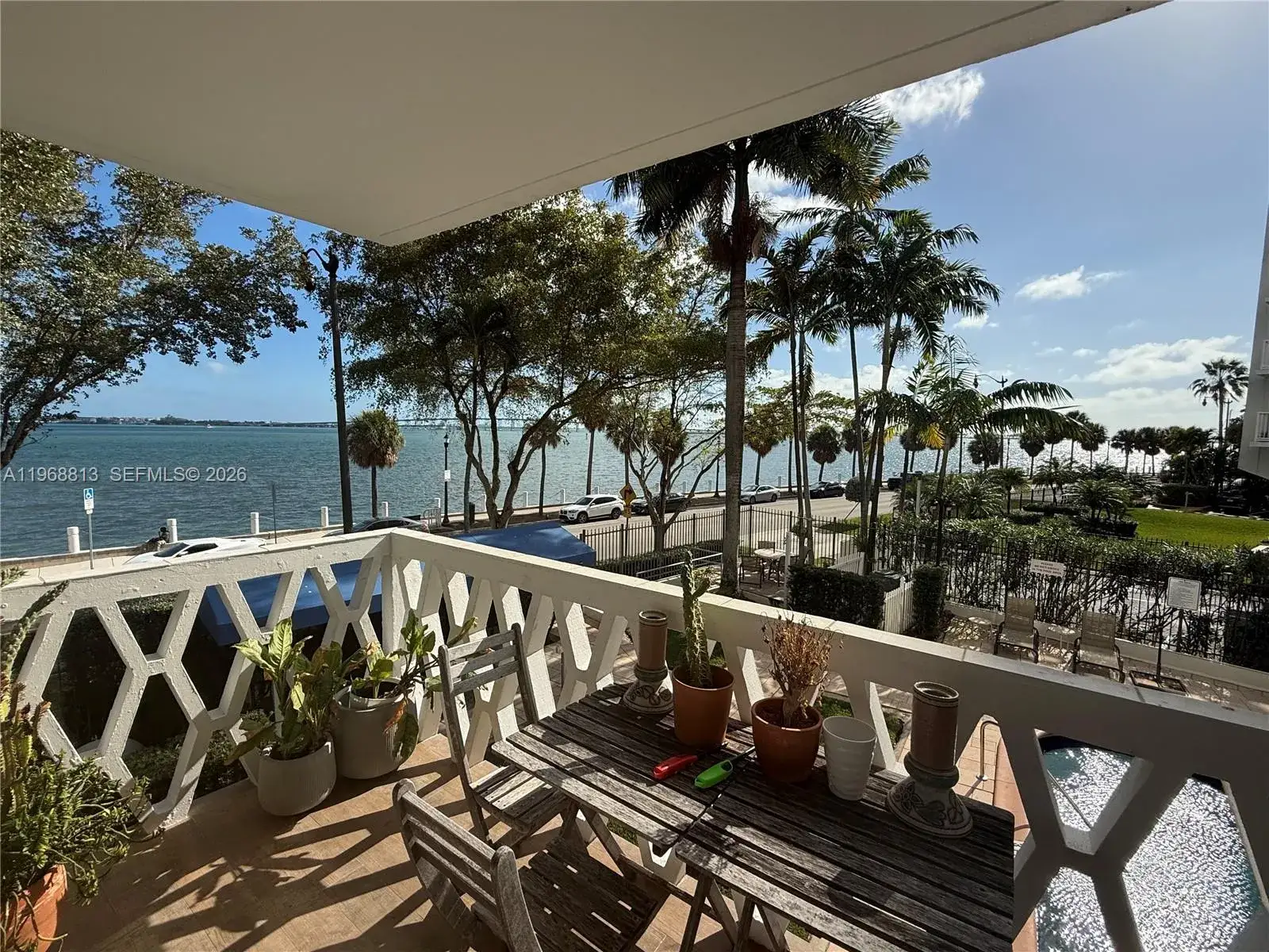 2 bedroom 2 bath Residential Lease for rent at 1430 Brickell Bay Dr # 205, Miami FL 33131