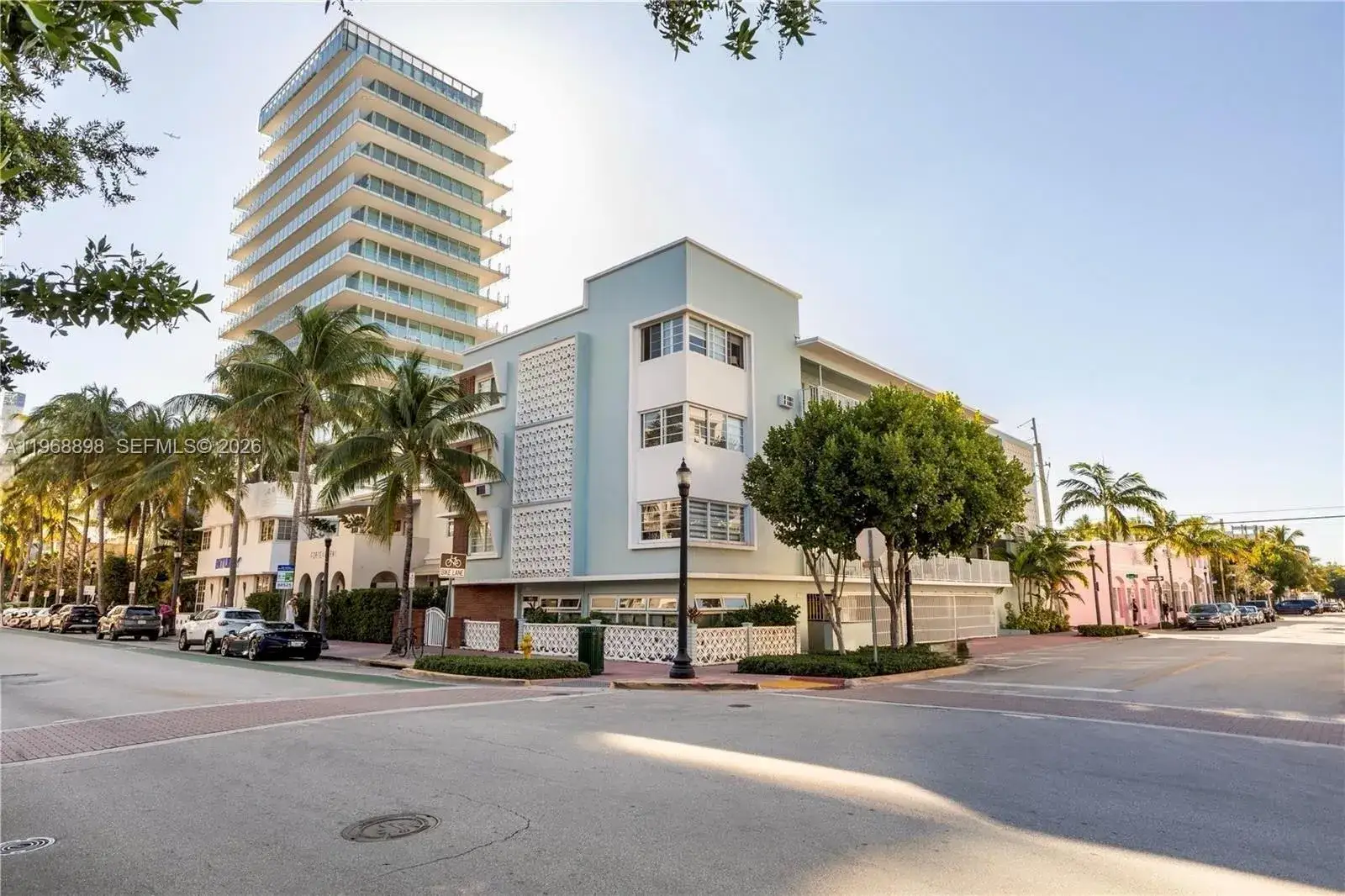 1 bath Residential for sale at 158 Ocean Dr # 203, Miami Beach FL 33139