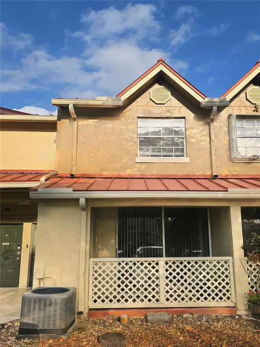 1 bedroom 1 bath Residential for sale at 18316 NW 68th Ave # C, Hialeah FL 33015