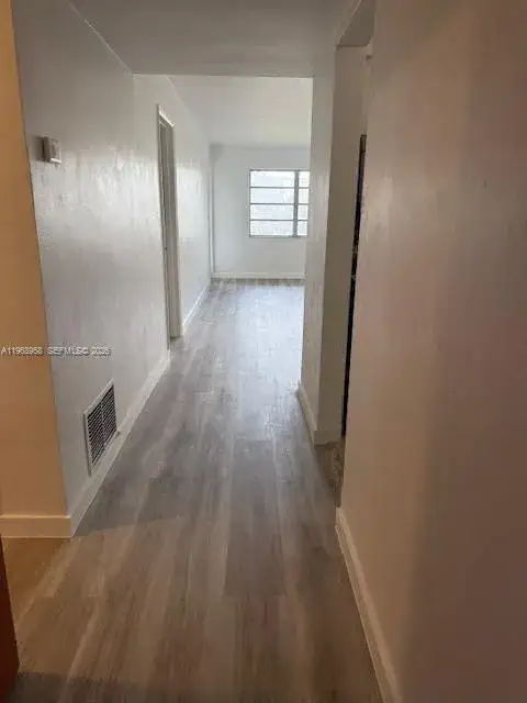 1 bedroom 1 bath Residential for sale at 1400 NE 191st St # 308, Miami FL 33179