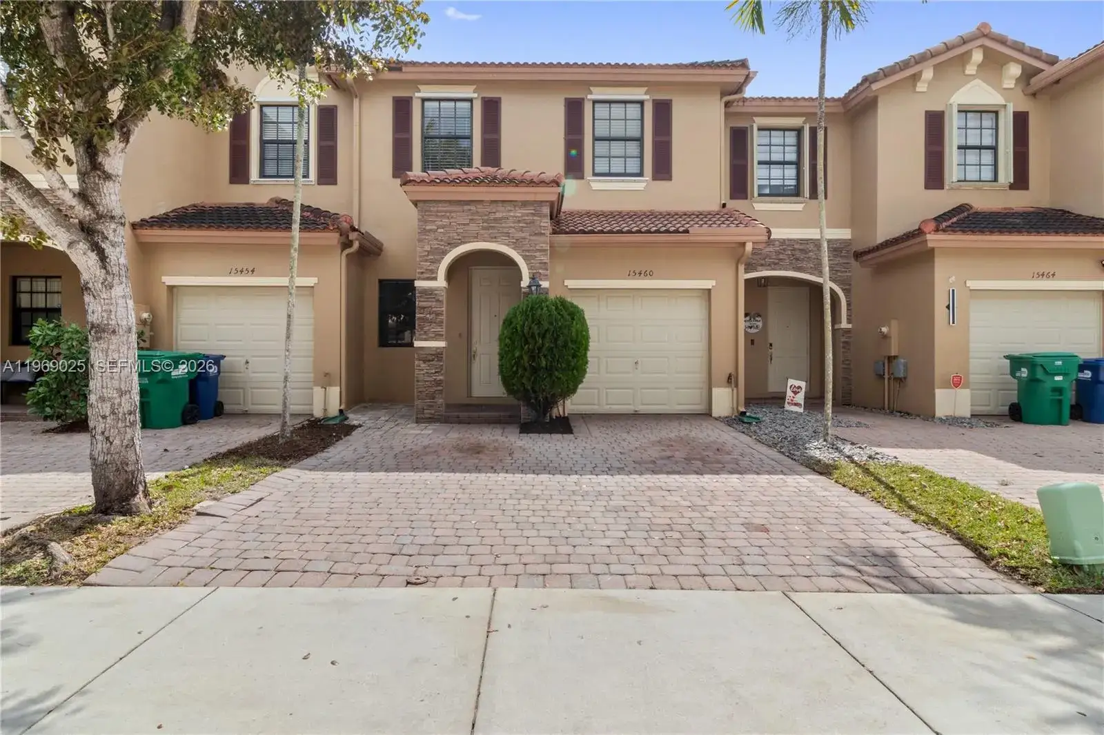 3 bedroom 2 bath Residential for sale at 15460 SW 119th St, Miami FL 33196