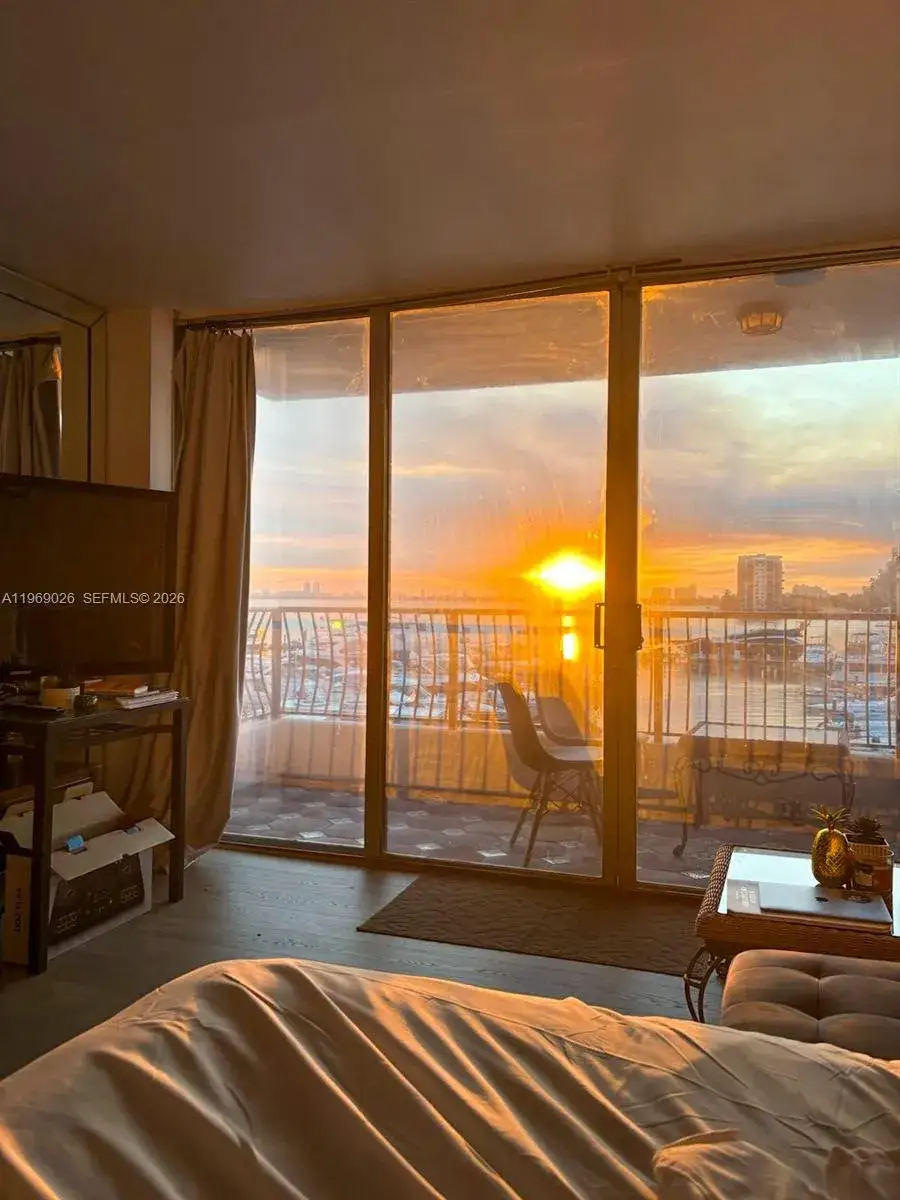 1 bath Residential Lease for rent at 555 NE 15th St # 420, Miami FL 33132