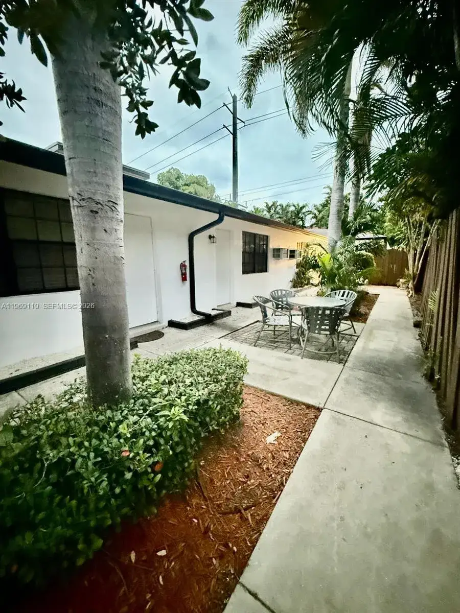 1 bedroom 1 bath Residential Lease for rent at 1240 NE 12th Ave # 1, Fort Lauderdale FL 33304