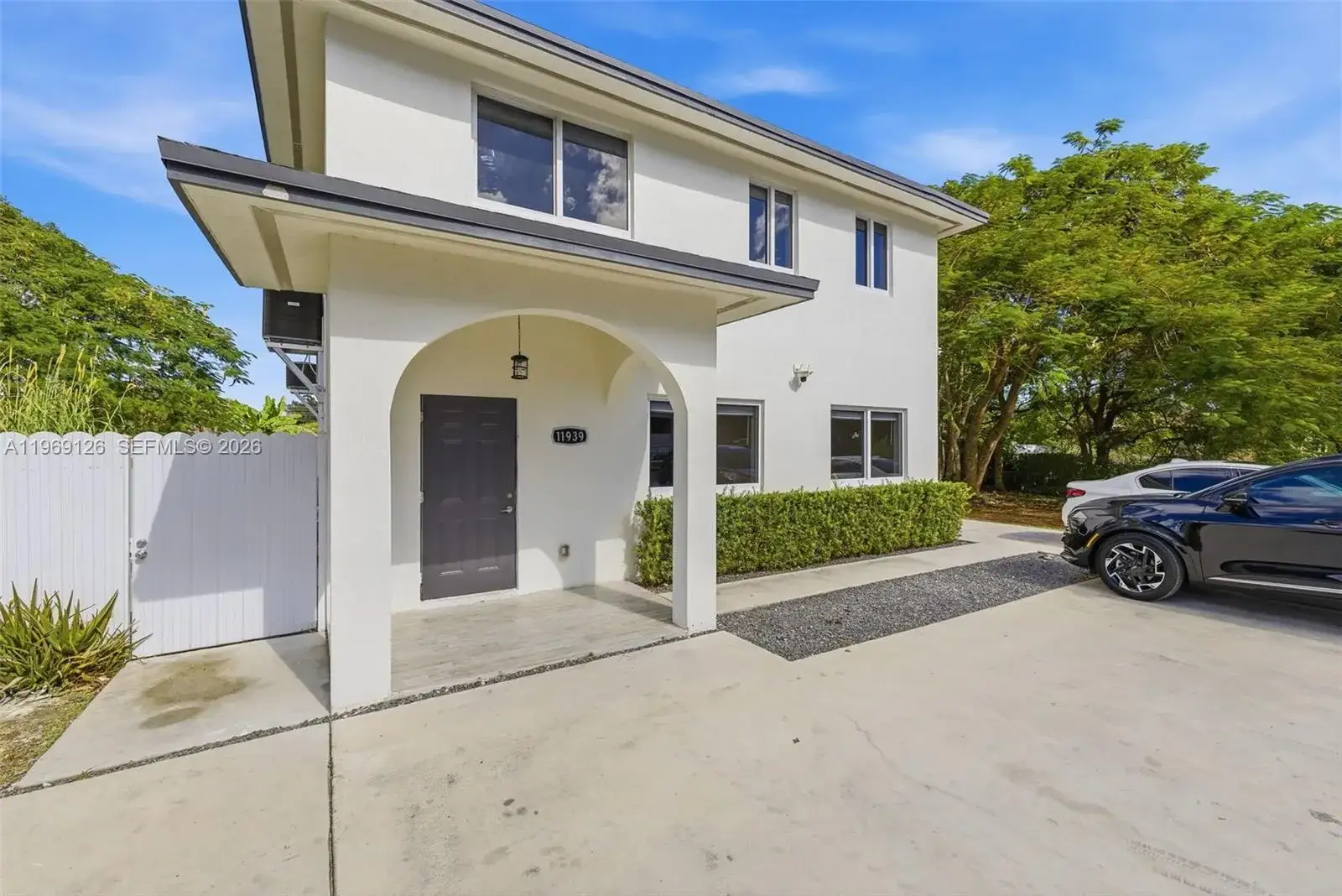 1 bedroom 1 bath Residential Lease for rent at 11939 SW 218th St # 2, Miami FL 33170