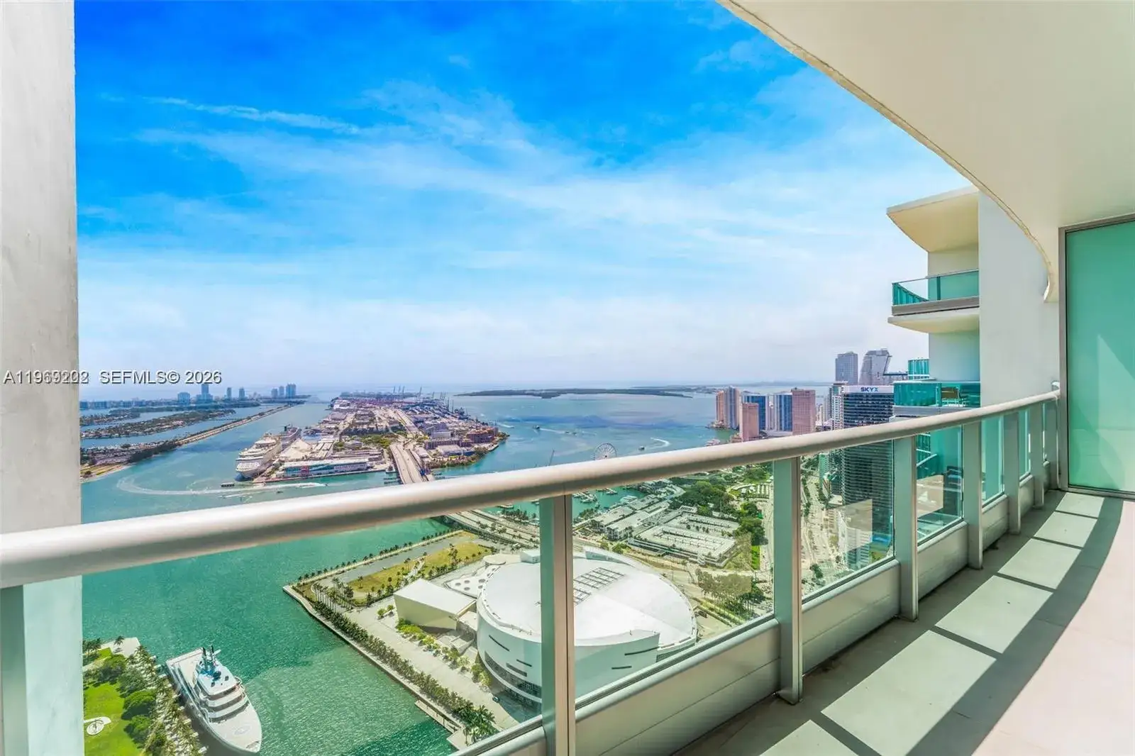 3 bedroom 3 bath Residential Lease for rent at 900 Biscayne Blvd # 6205, Miami FL 33132