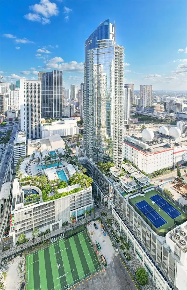 4 bedroom 4 bath Residential Lease for rent at 851 NE 1st Ave # 1701, Miami FL 33132