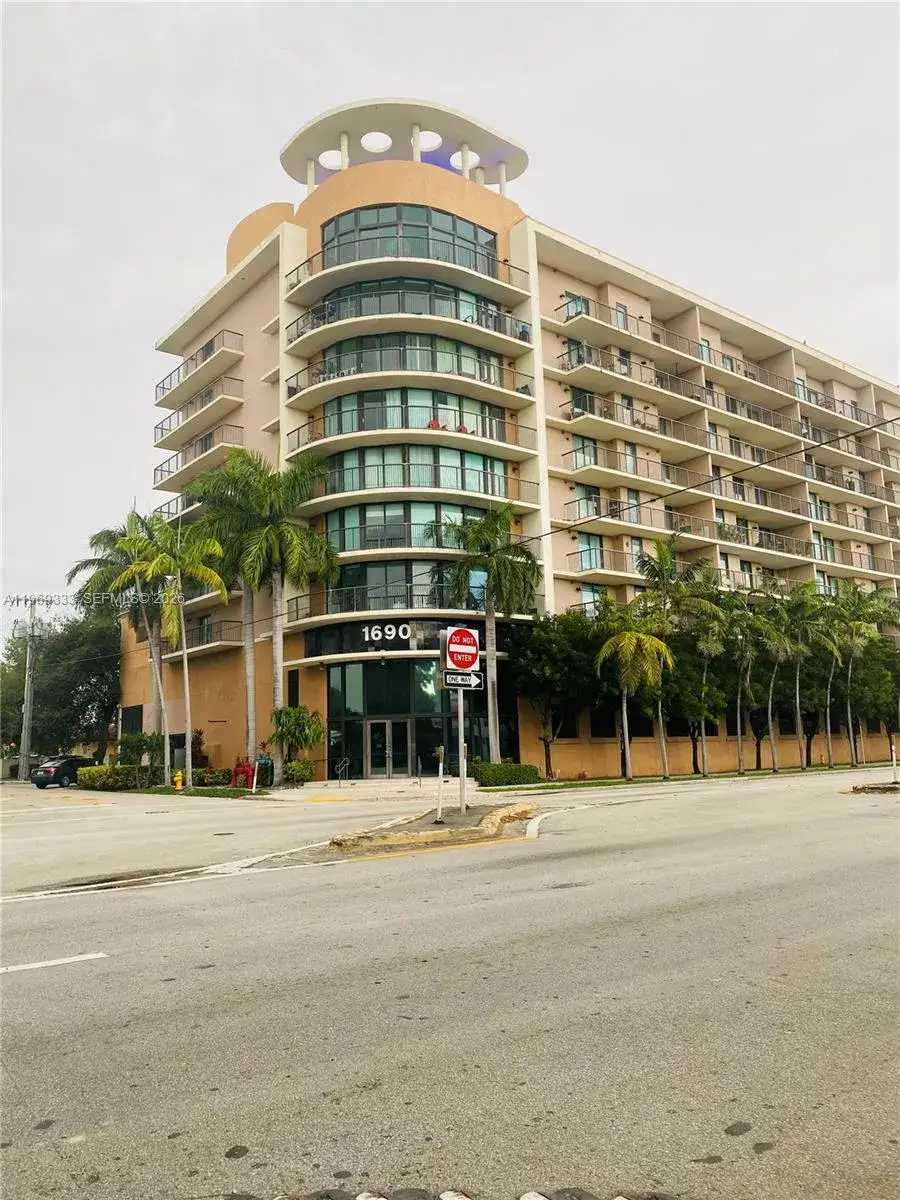 2 bedroom 2 bath Residential Lease for rent at 1690 SW 27th Ave # 704, Miami FL 33145