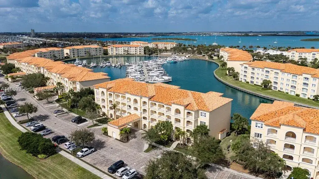 2 bedroom 2 bath Residential for sale at 17 Harbour Isle Dr W # 103, Fort Pierce FL 34949