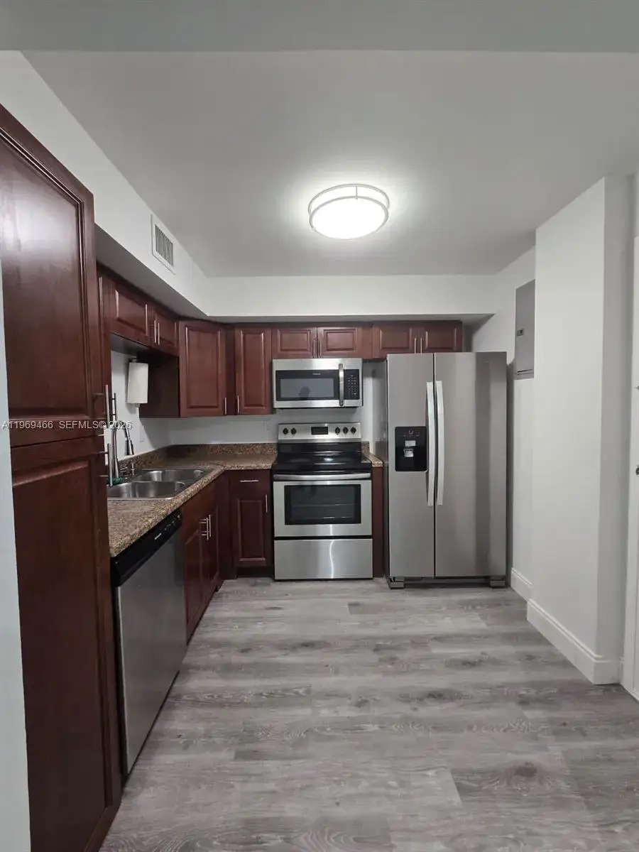2 bedroom 2 bath Residential Lease for rent at 6500 Cypress Rd # 301, Plantation FL 33317